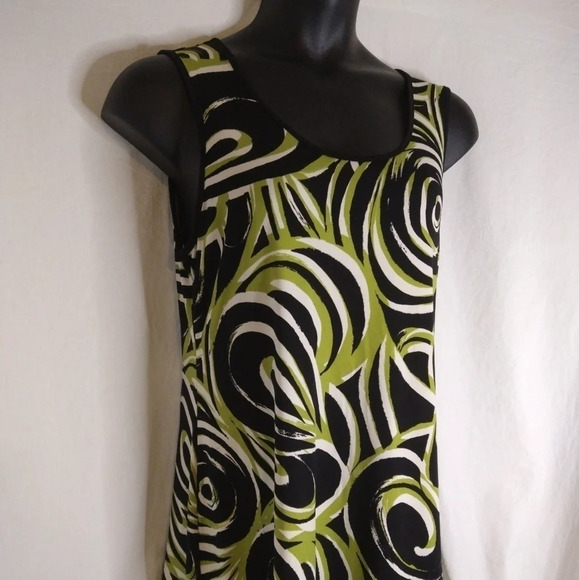 𝅺SALE! Pretty Dress EUC ❤️ - Picture 7 of 9